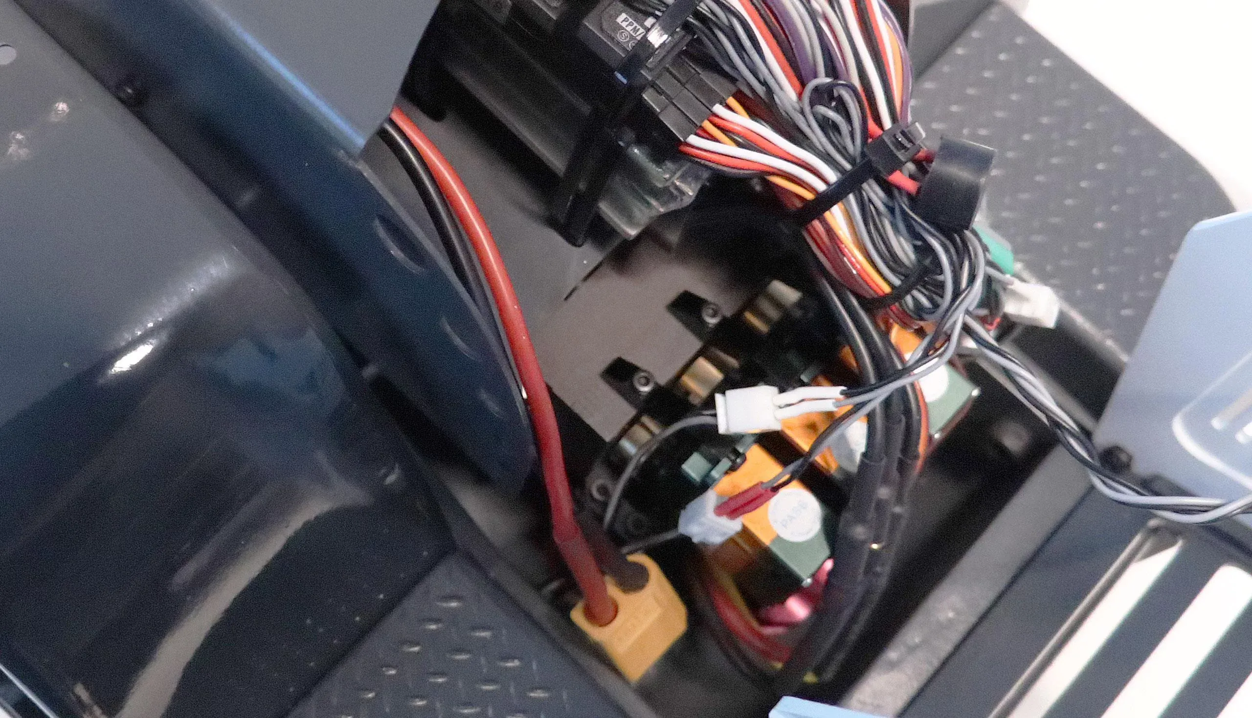 Amewi | RC Radlader G211H  weiß   Li-Ion 2000mAh/14+