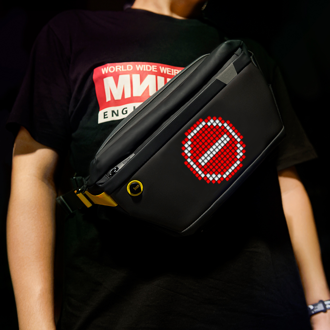 Bauchtasche Pixoo Pixeldisplay anpassbar LED schwarz